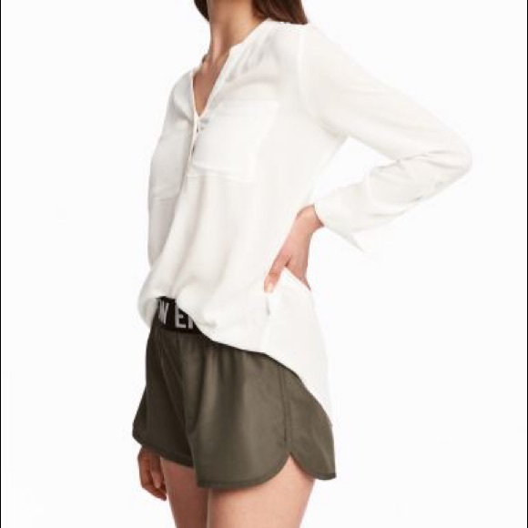 🖤SOLD🖤H&M Button Up Blouse - Picture 1 of 4